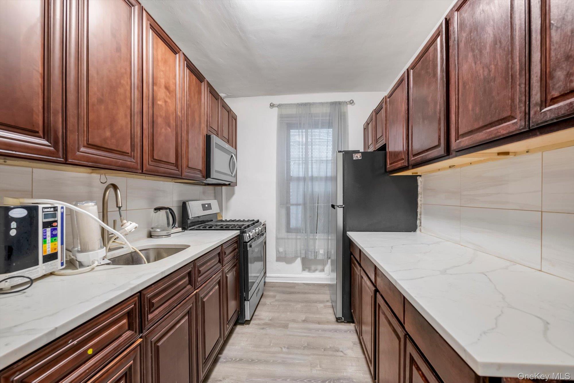 1711 Davidson Avenue 1n Property Photo 1