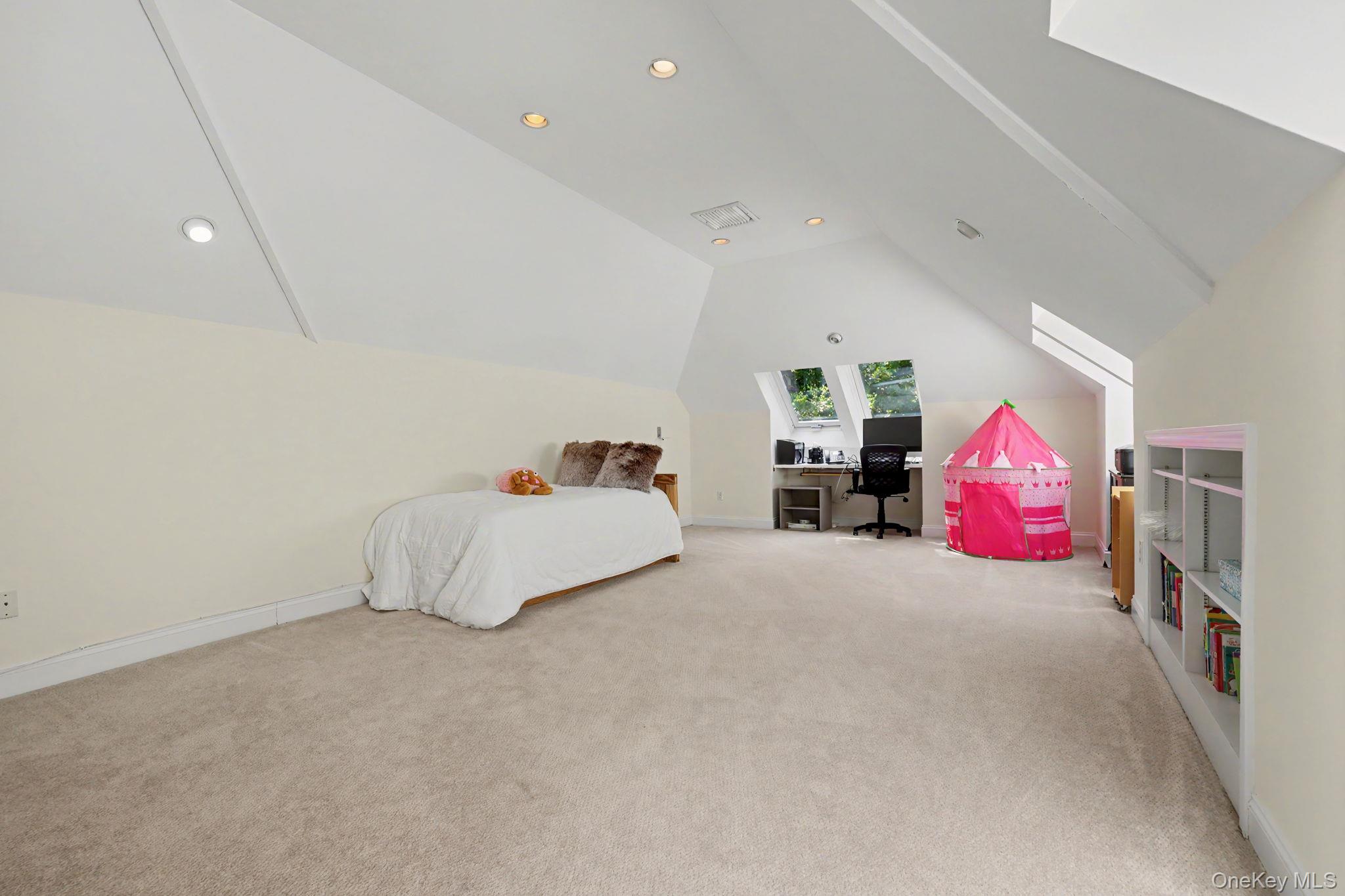 13 Lia Fail Way Property Photo 28