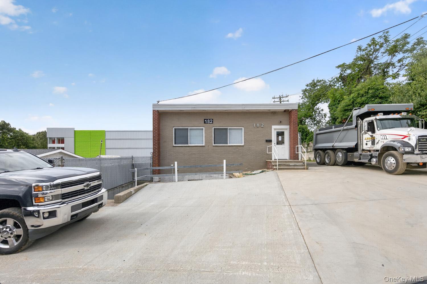182 Fairchild Avenue Property Photo 3