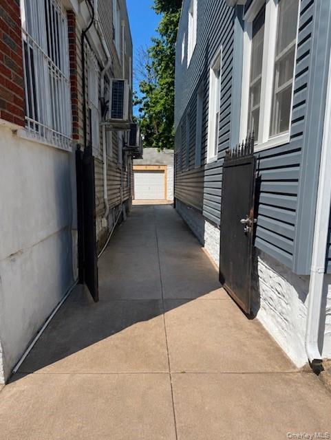 214 E 38th Street Property Photo 27