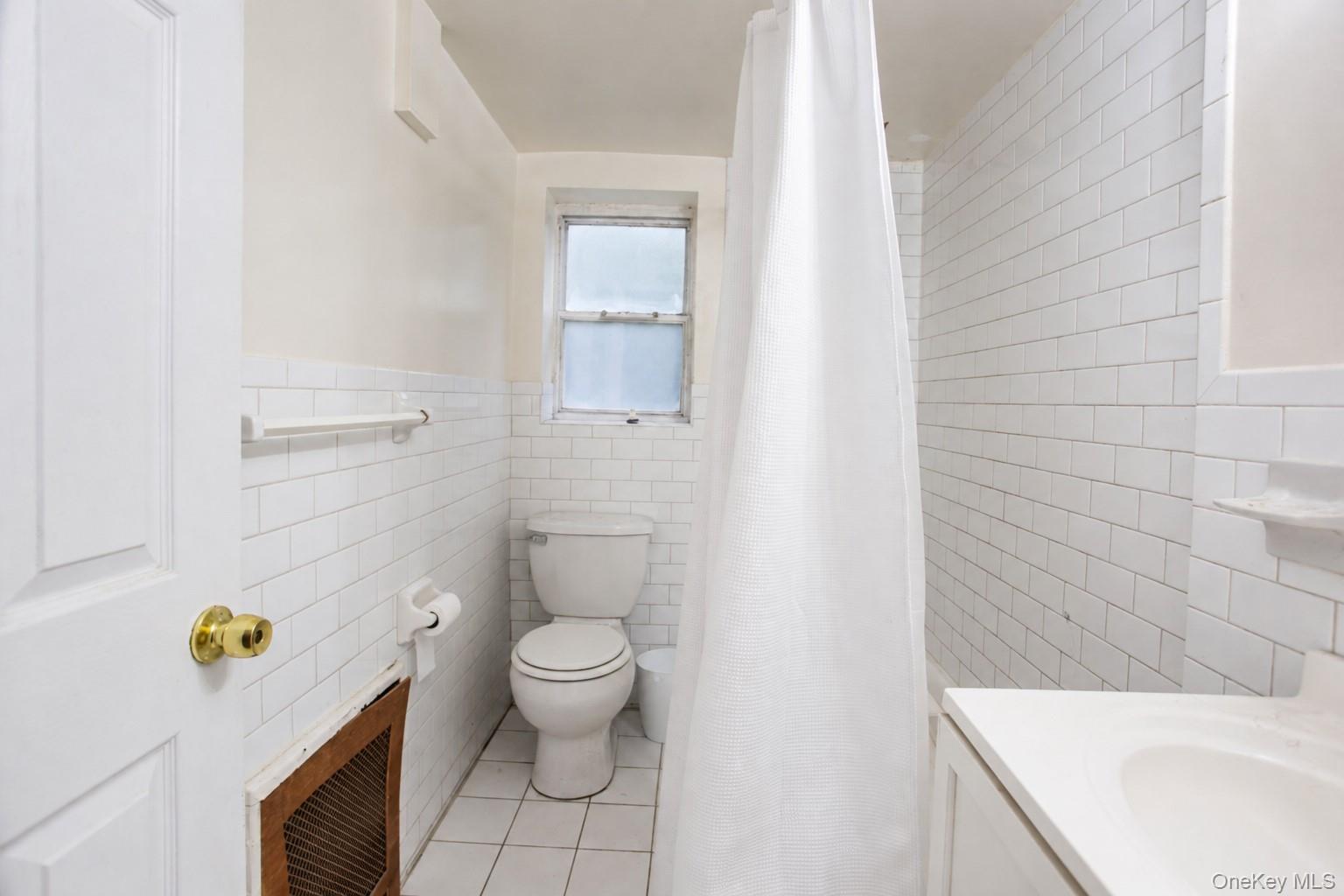 325 Shore Road C Property Photo 7
