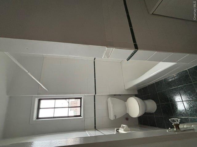 292 Main Street 6h Property Photo 9