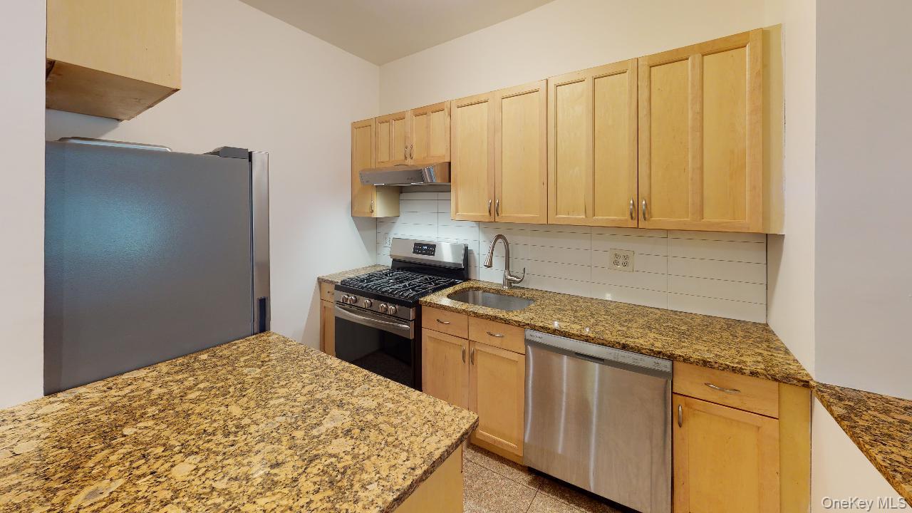382 Burns Street 1 Property Photo 7