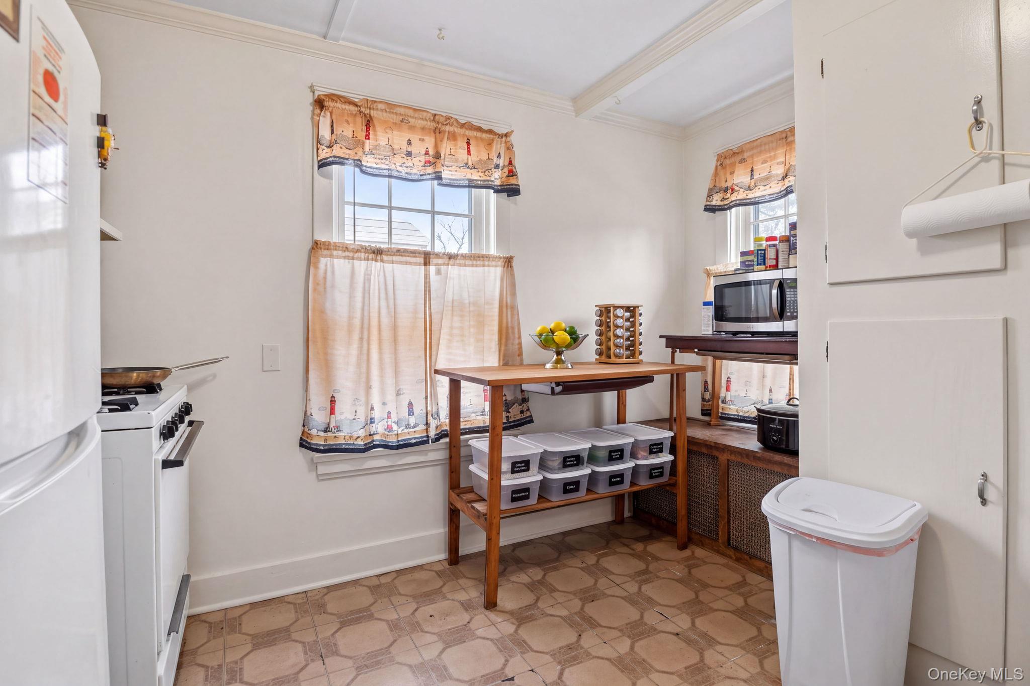 11 S White Street Property Photo 22