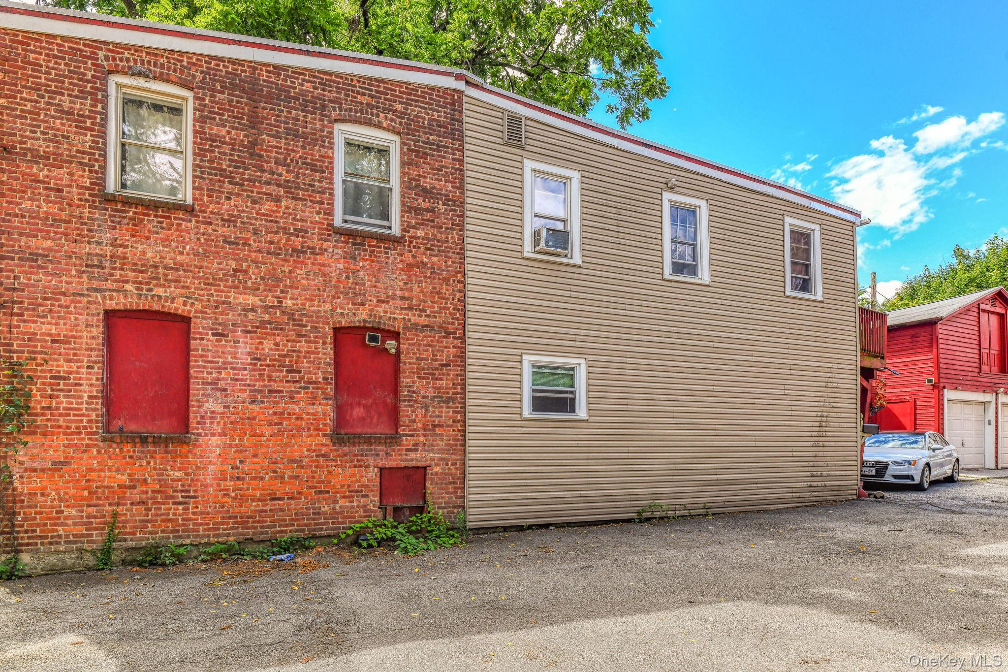 11 S White Street Property Photo 28