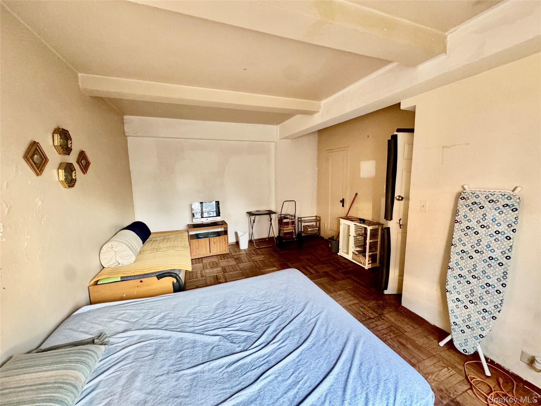 1503 Metropolitan Avenue 6e Property Photo 3