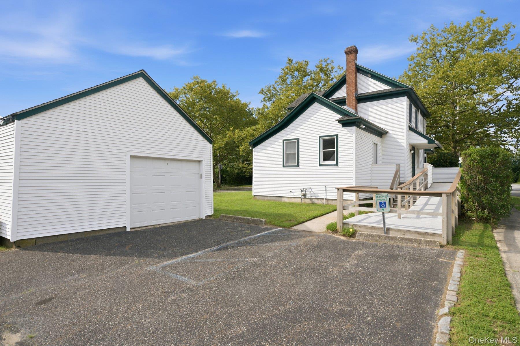 1228 Roanoke Avenue Property Photo 29