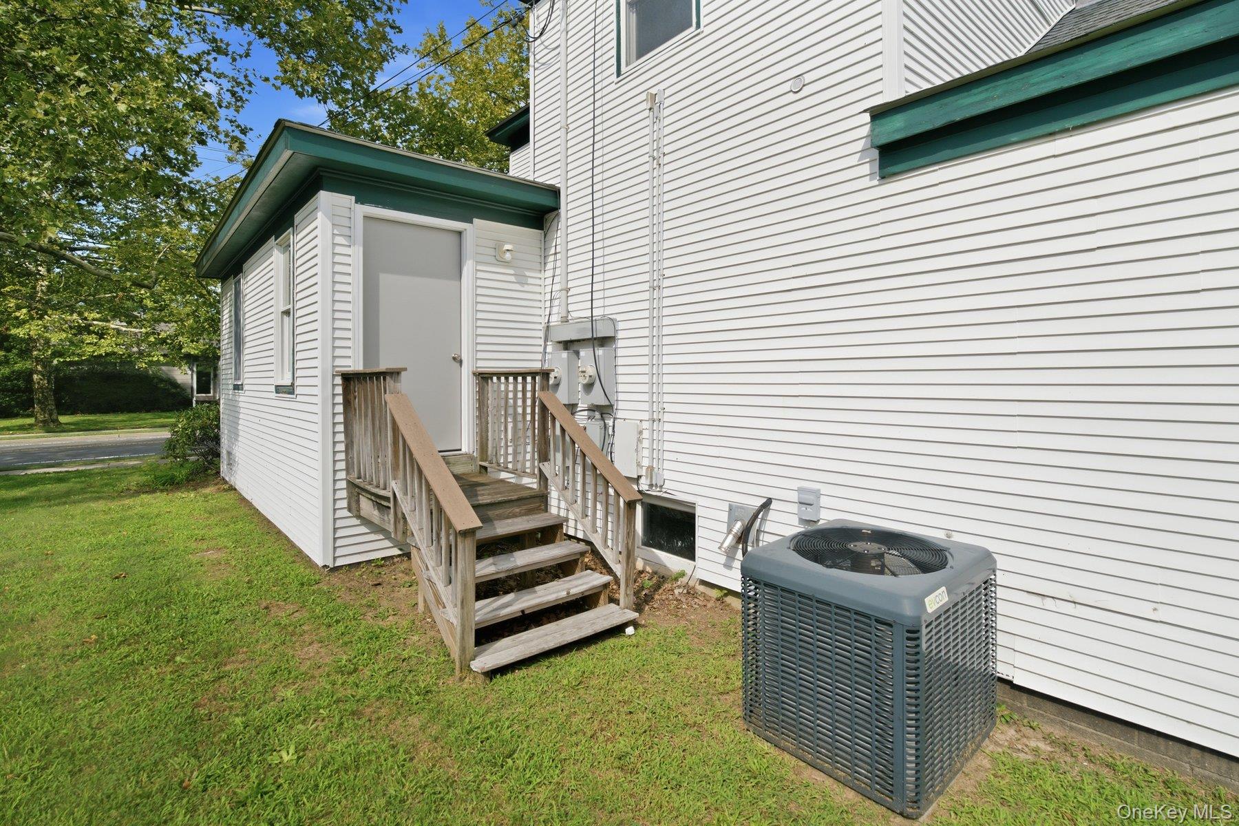 1228 Roanoke Avenue Property Photo 32