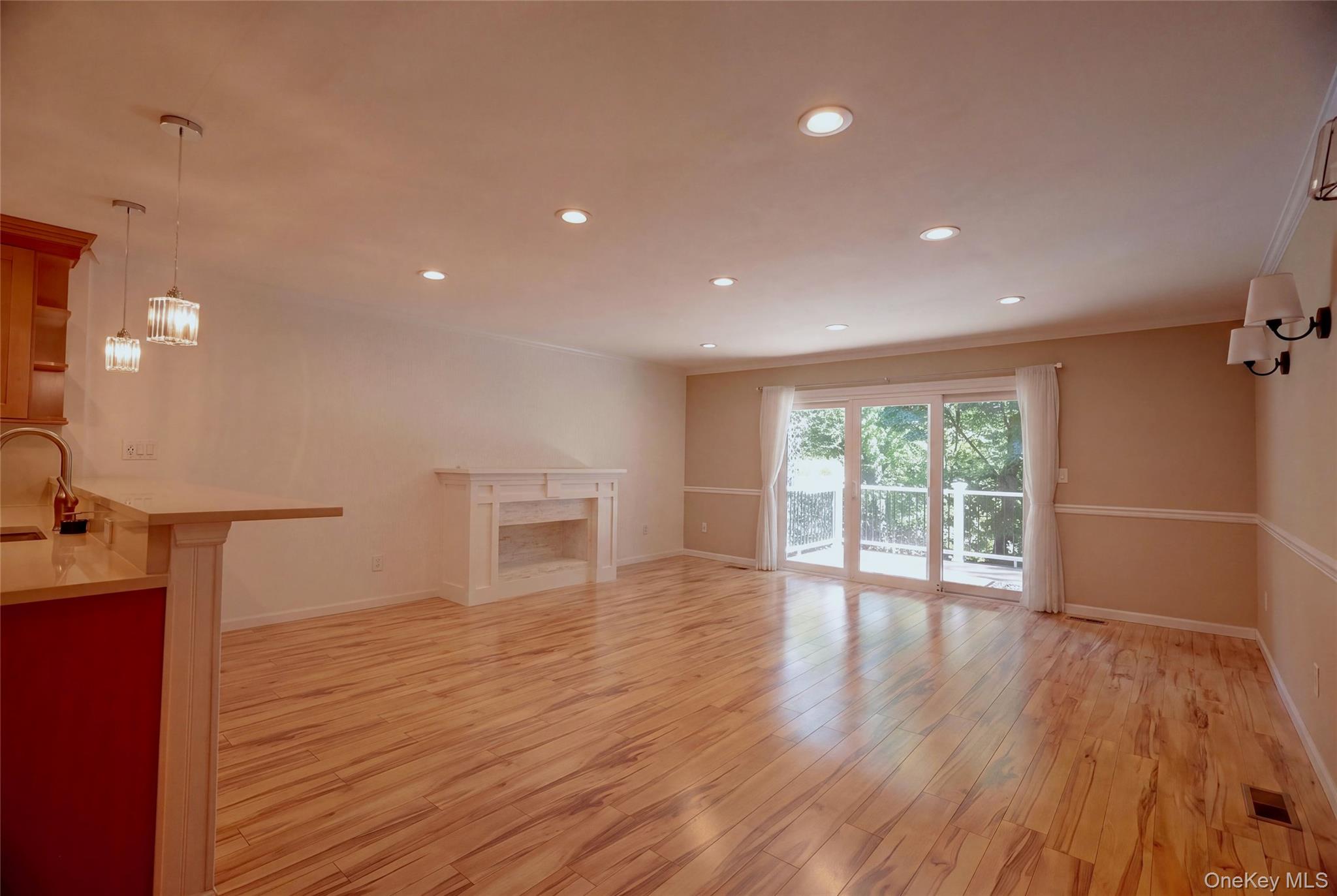 13 Pine Street Property Photo 6