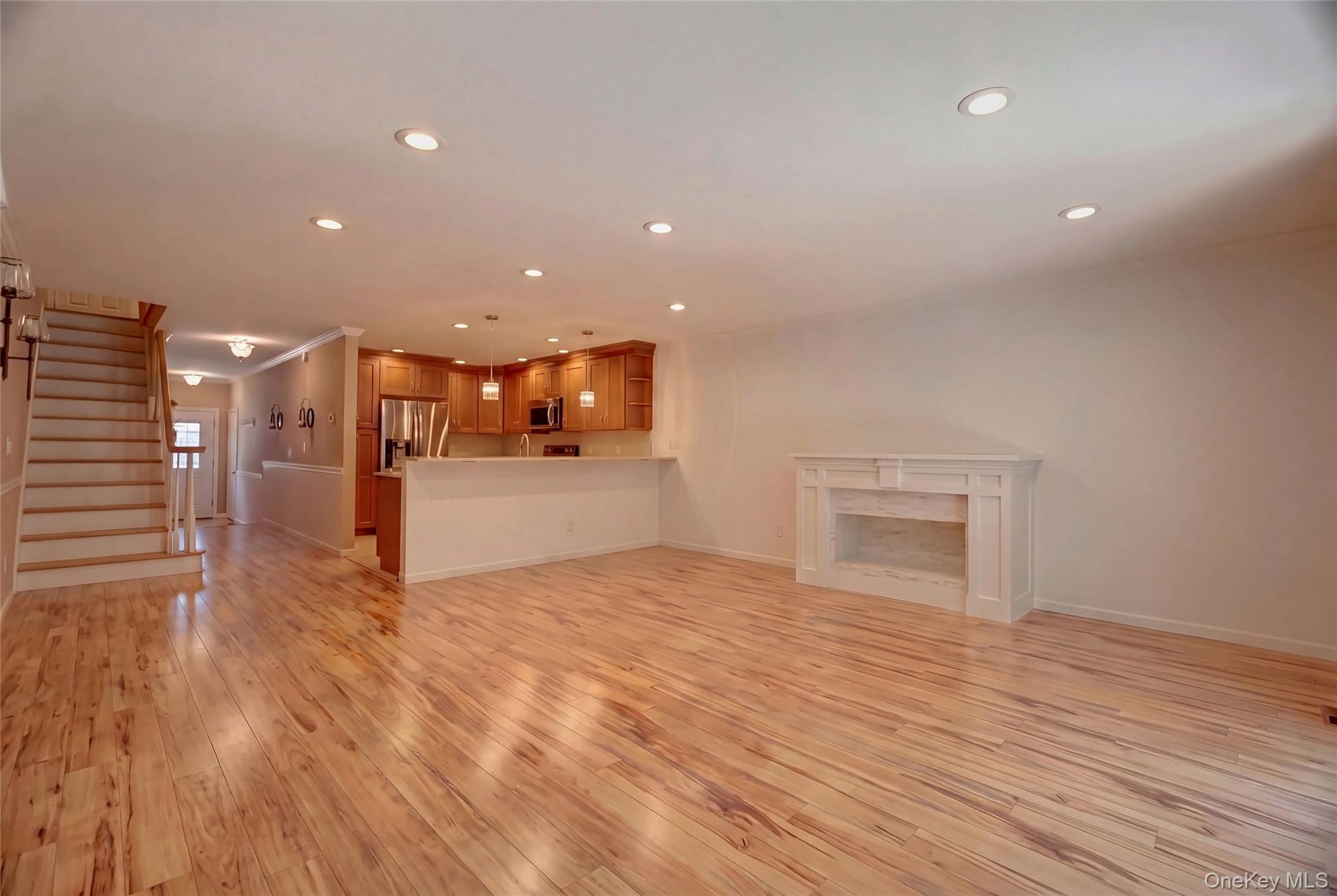 13 Pine Street Property Photo 7