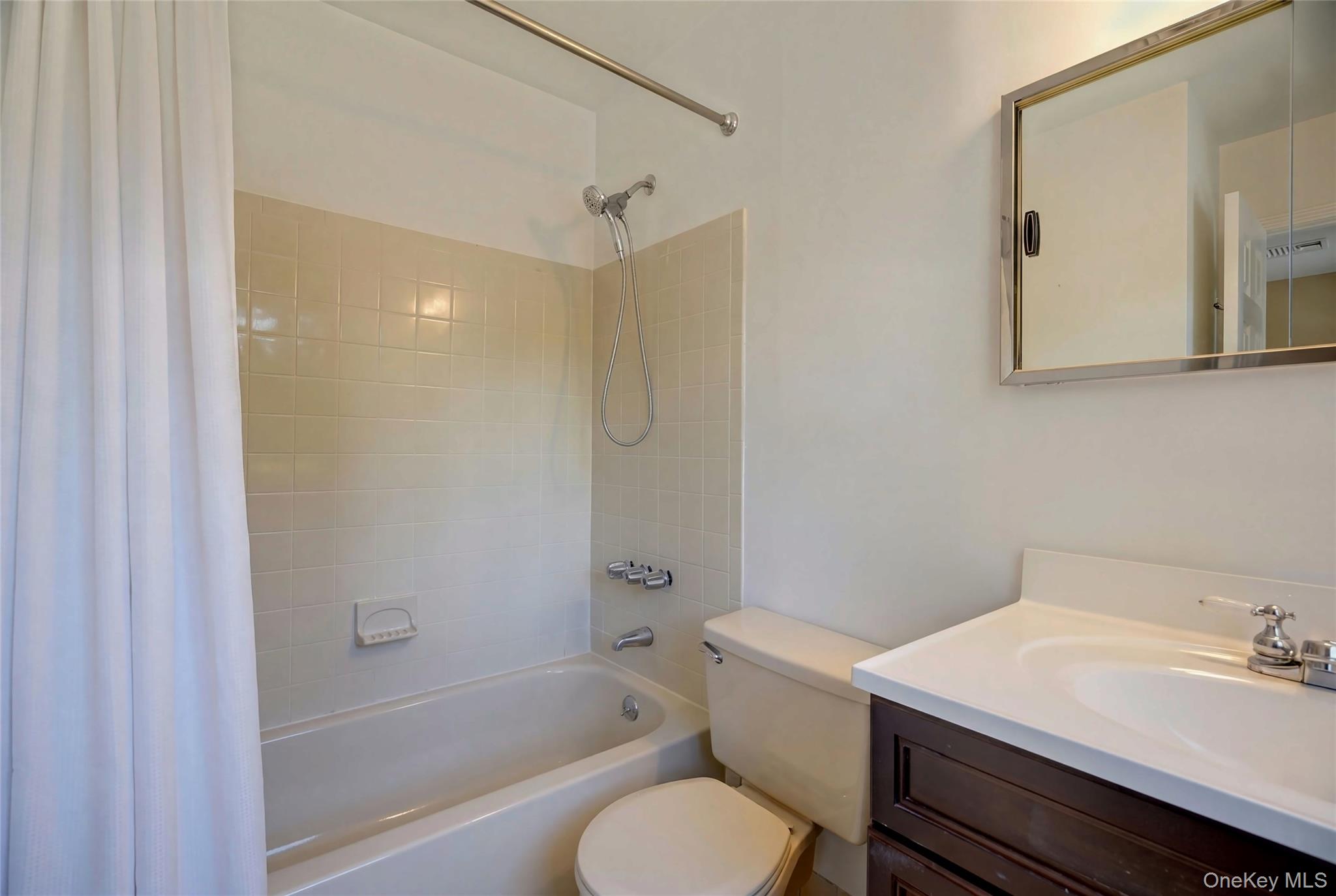 13 Pine Street Property Photo 18