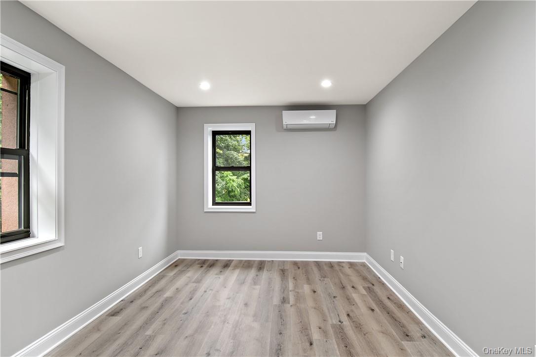 122 Commerce Street 5 Property Photo 3