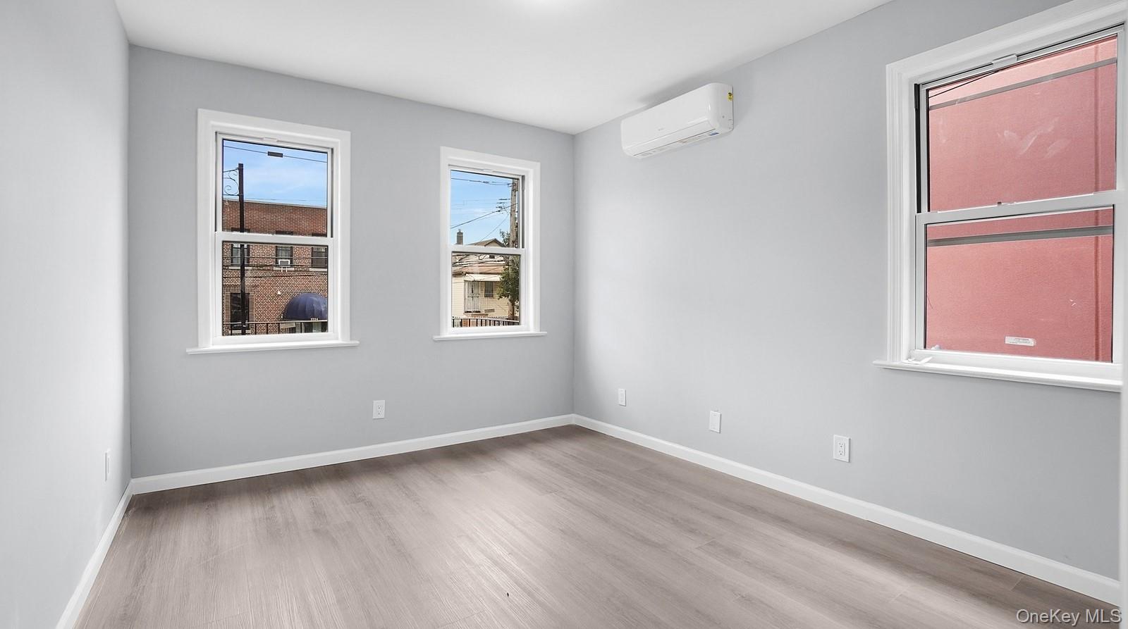 2729 Paulding Avenue Property Photo 15