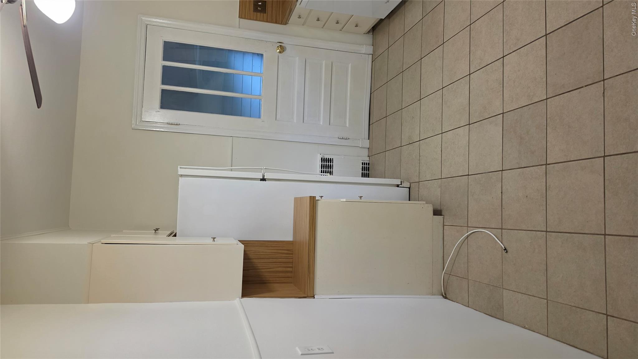 27 Haines Boulevard Property Photo 7
