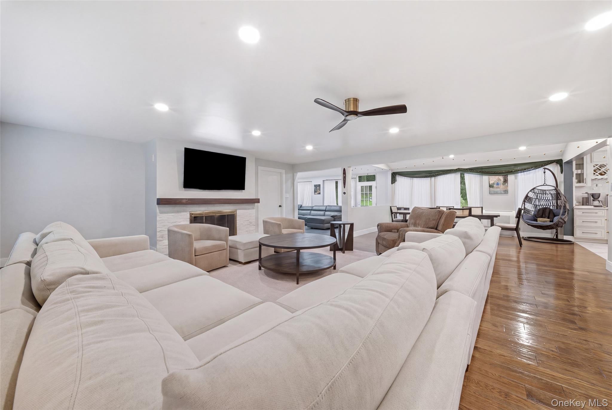 85 Nassau Drive Property Photo 17