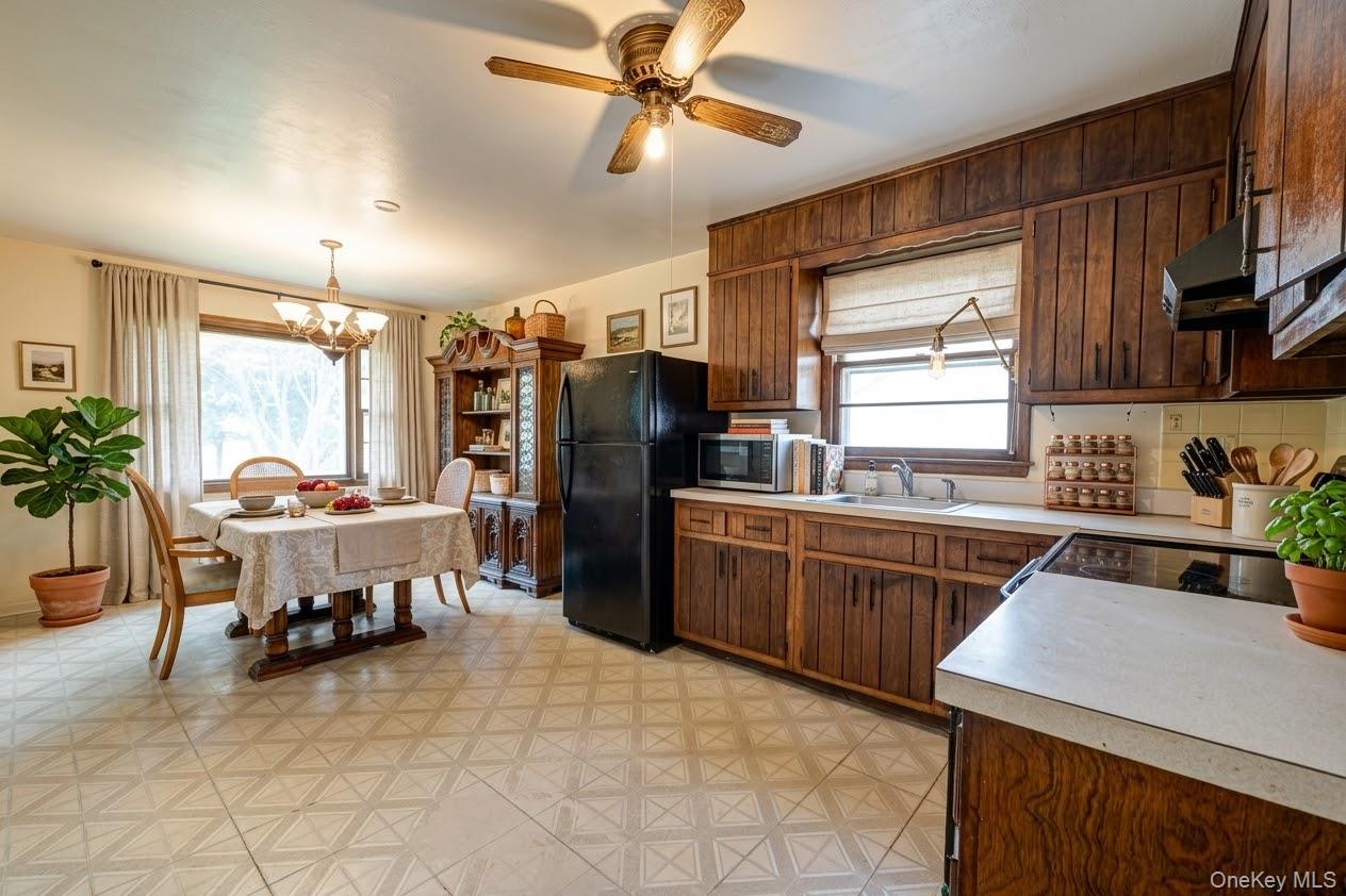146 Carley Avenue Property Photo 6