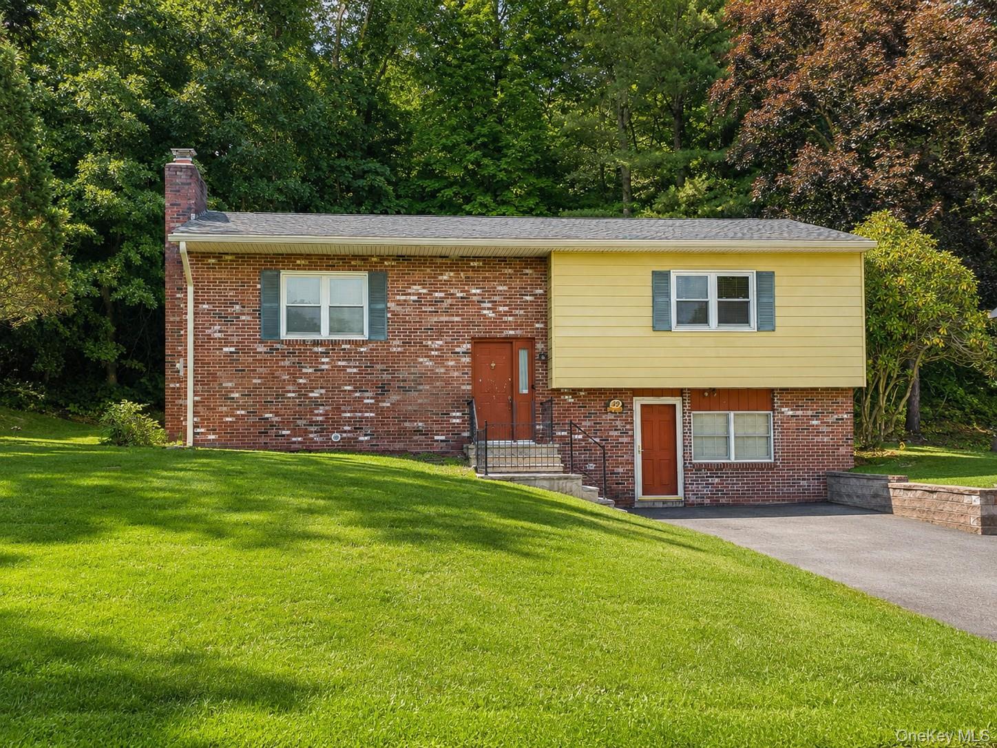 49 Brewster Drive Property Photo 1