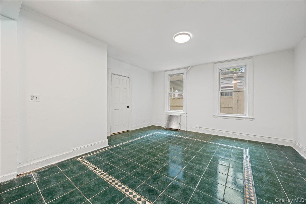512 Warburton Avenue Property Photo 12