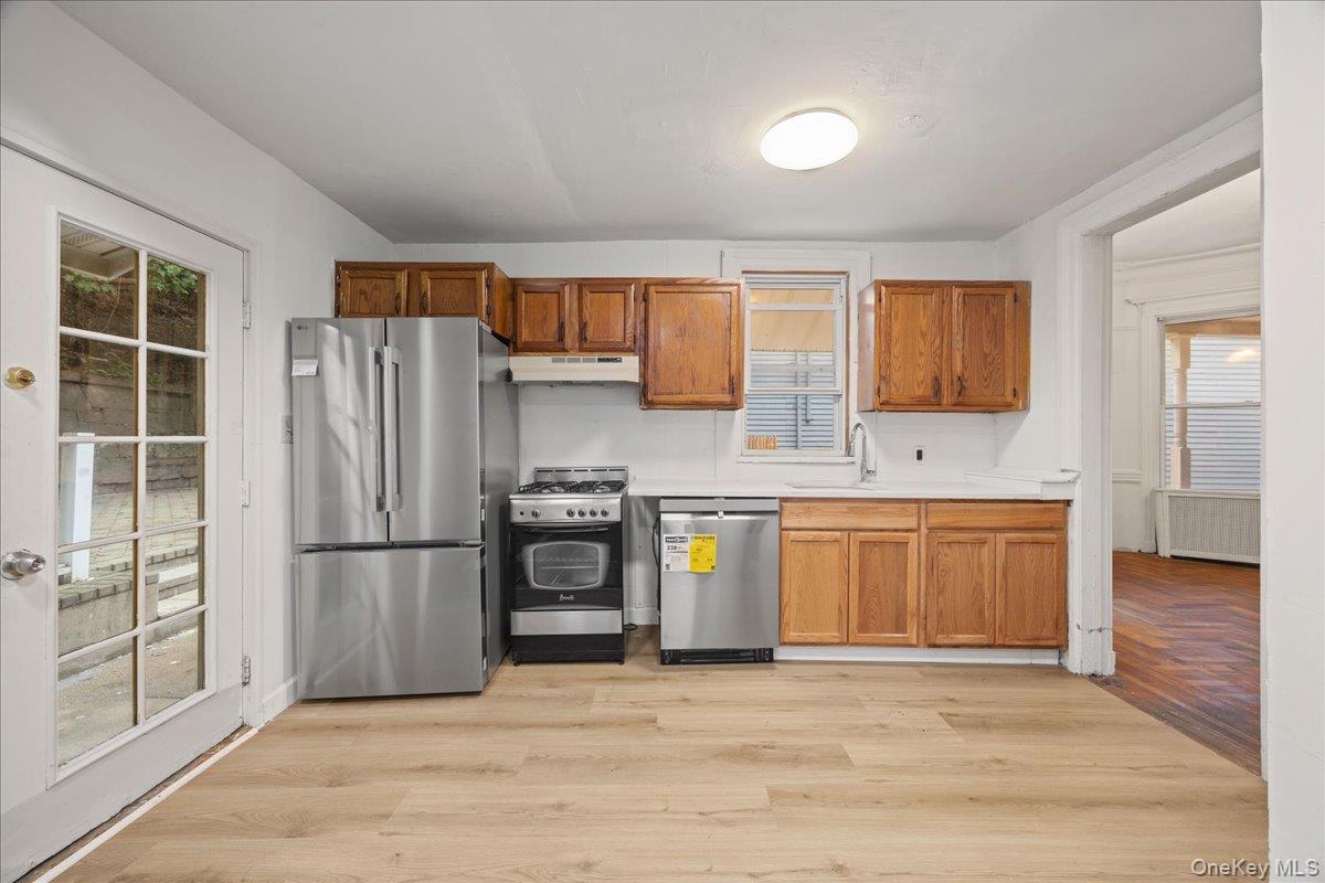 512 Warburton Avenue Property Photo 13