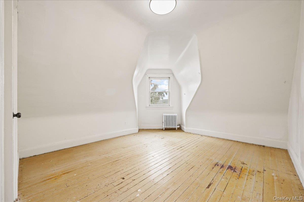 512 Warburton Avenue Property Photo 30