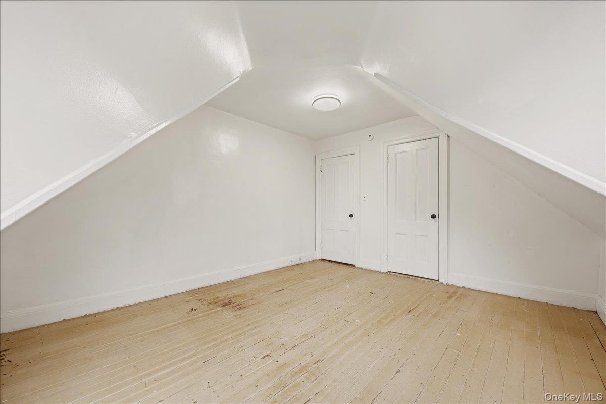 512 Warburton Avenue Property Photo 31