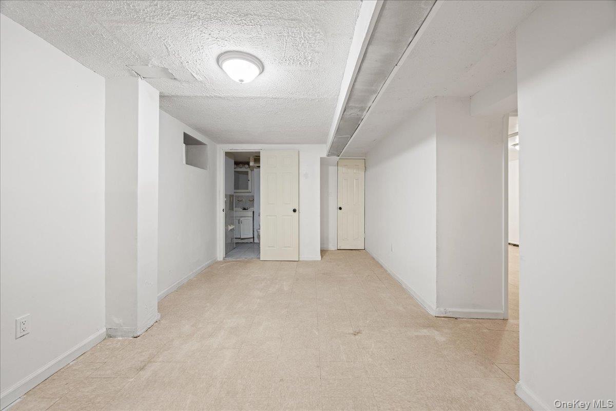 512 Warburton Avenue Property Photo 36