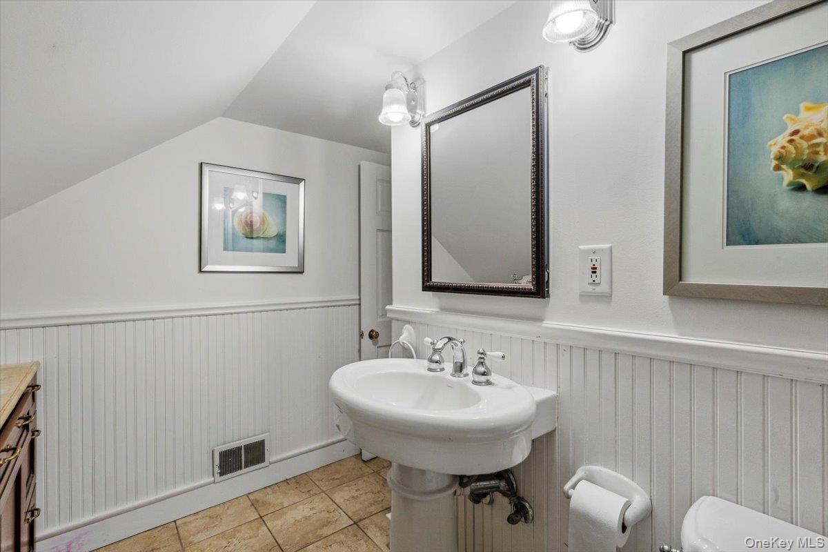 16 Stuart Avenue Property Photo 26