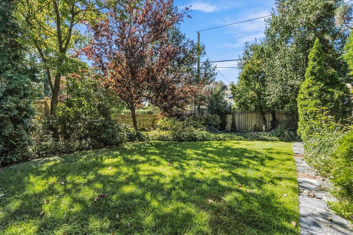 16 Stuart Avenue Property Photo 30