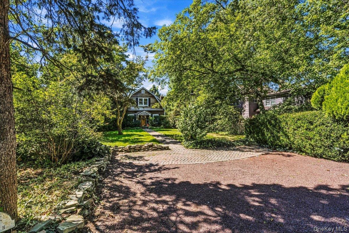 16 Stuart Avenue Property Photo 40