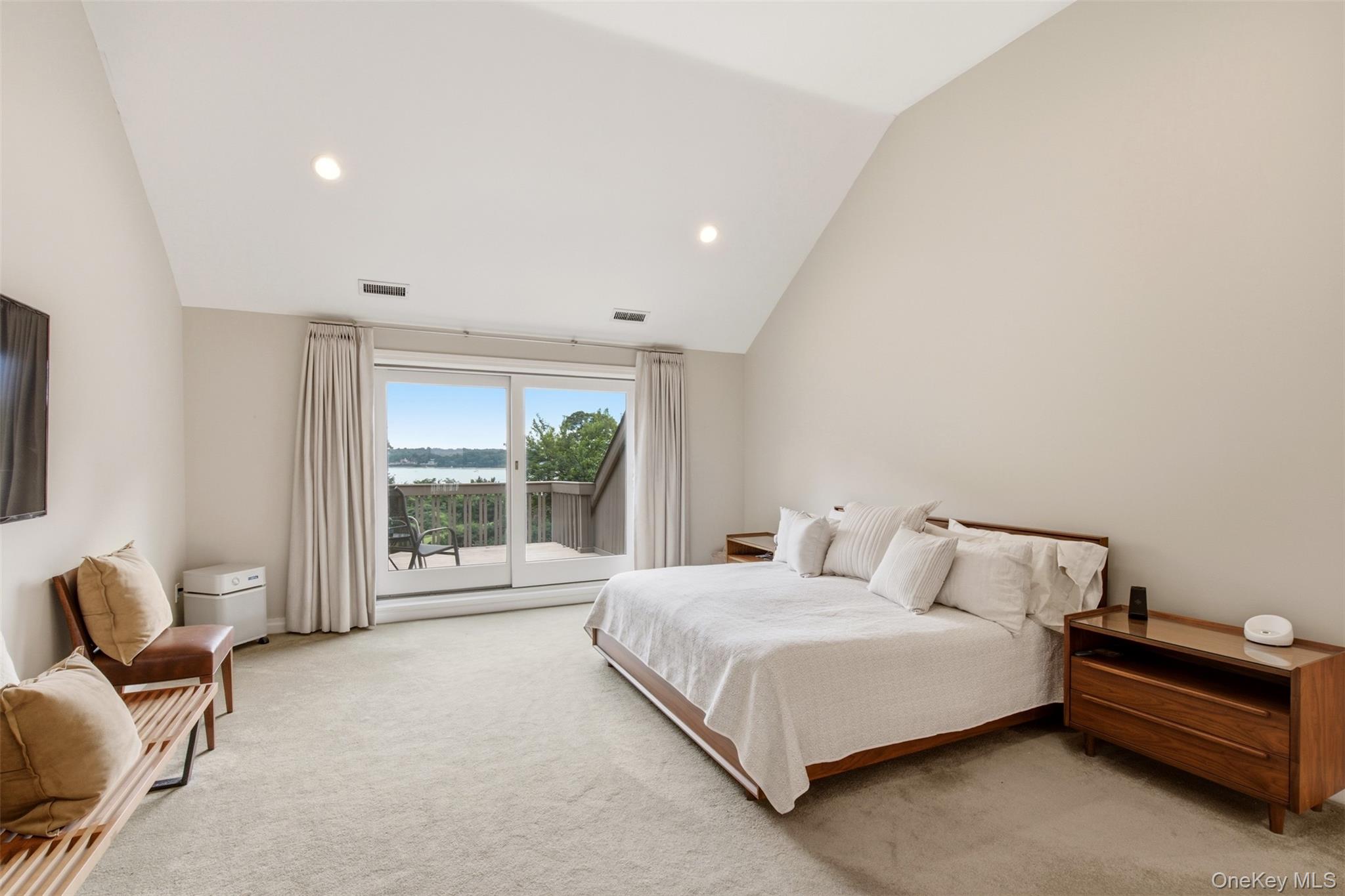 6 Target Rock Drive Property Photo 16