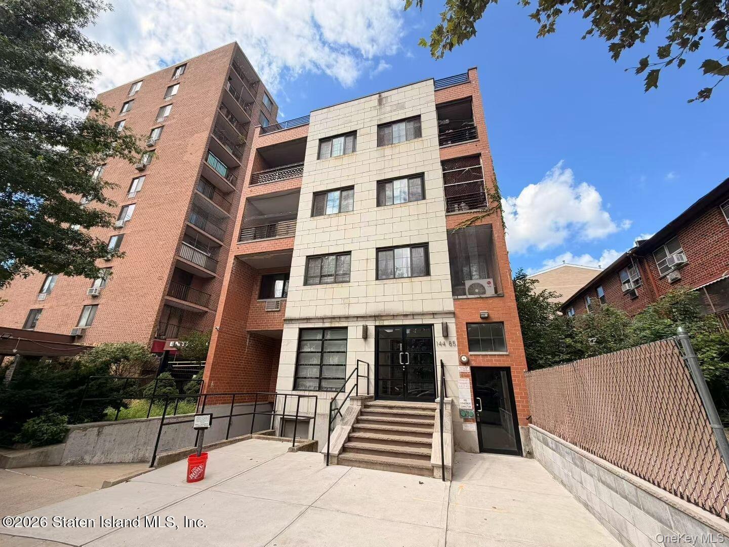 144-85 Roosevelt Avenue 3e Property Photo 1