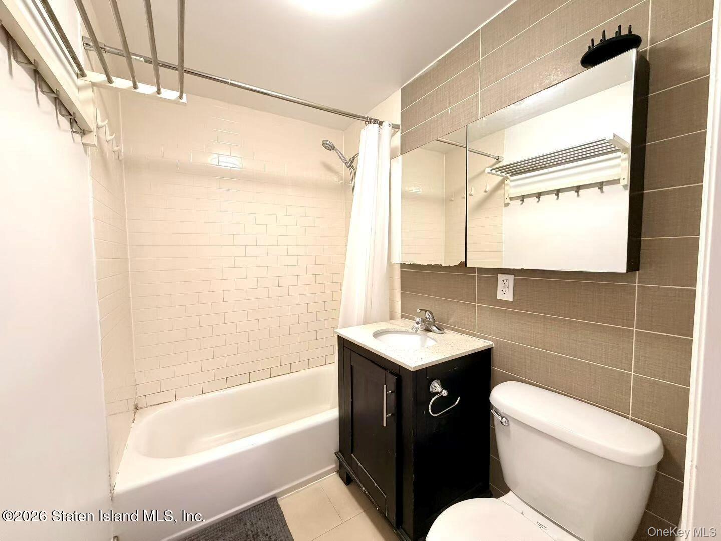144-85 Roosevelt Avenue 3e Property Photo 3