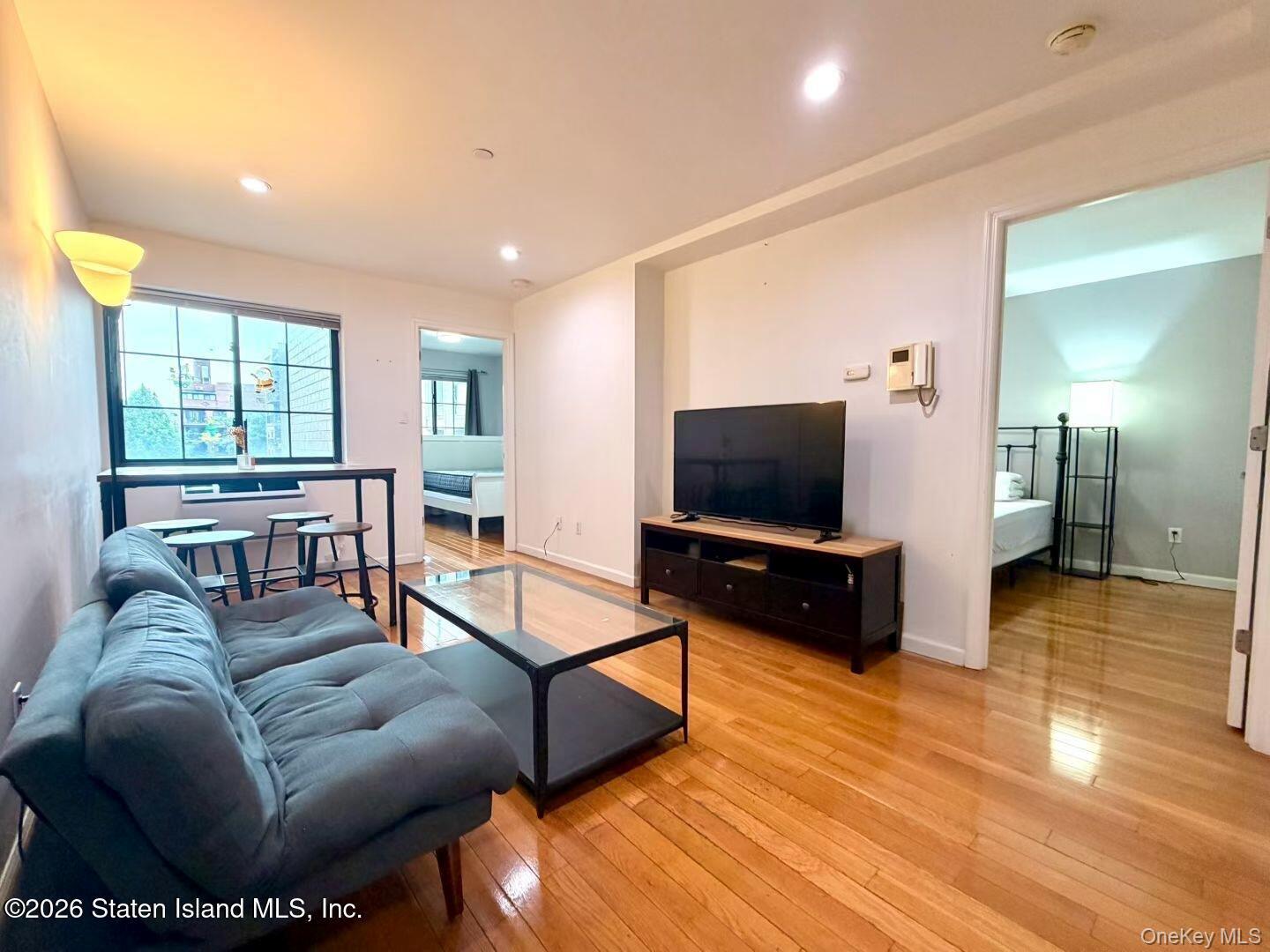 144-85 Roosevelt Avenue 3e Property Photo 9