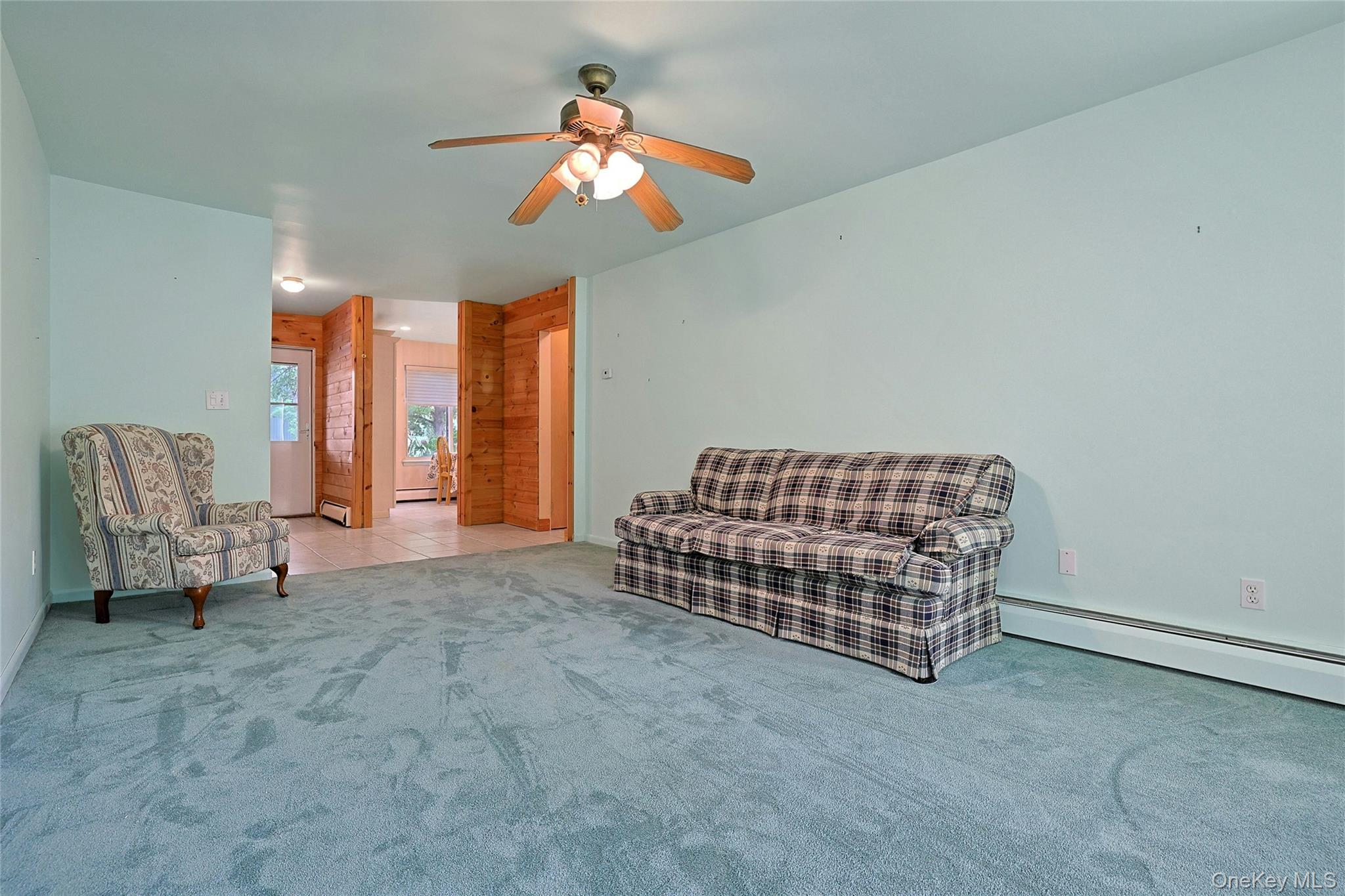 5 Coachlight Square Property Photo 9