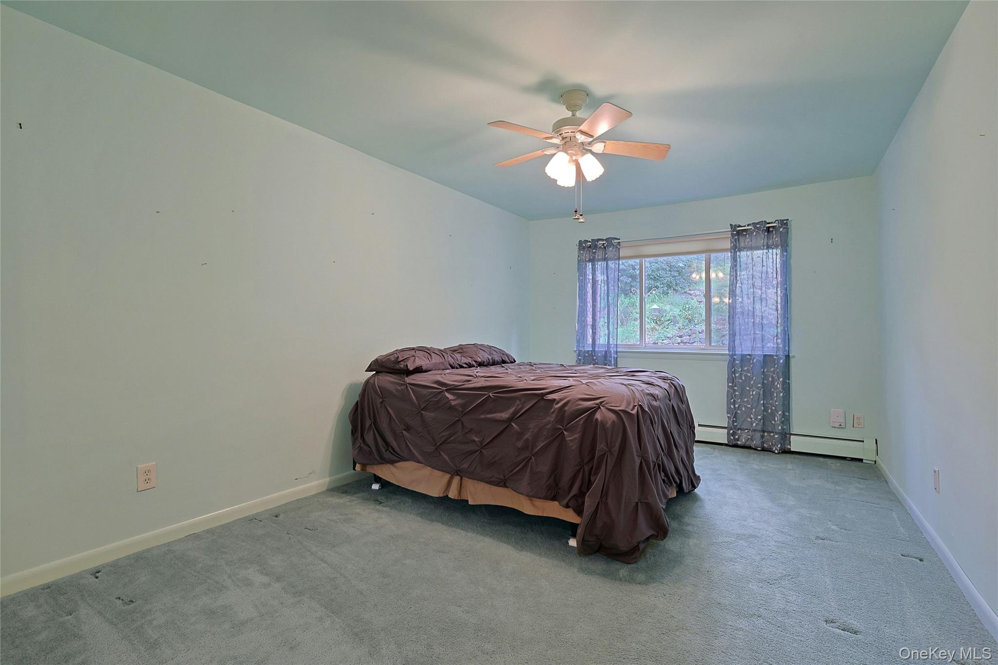 5 Coachlight Square Property Photo 12