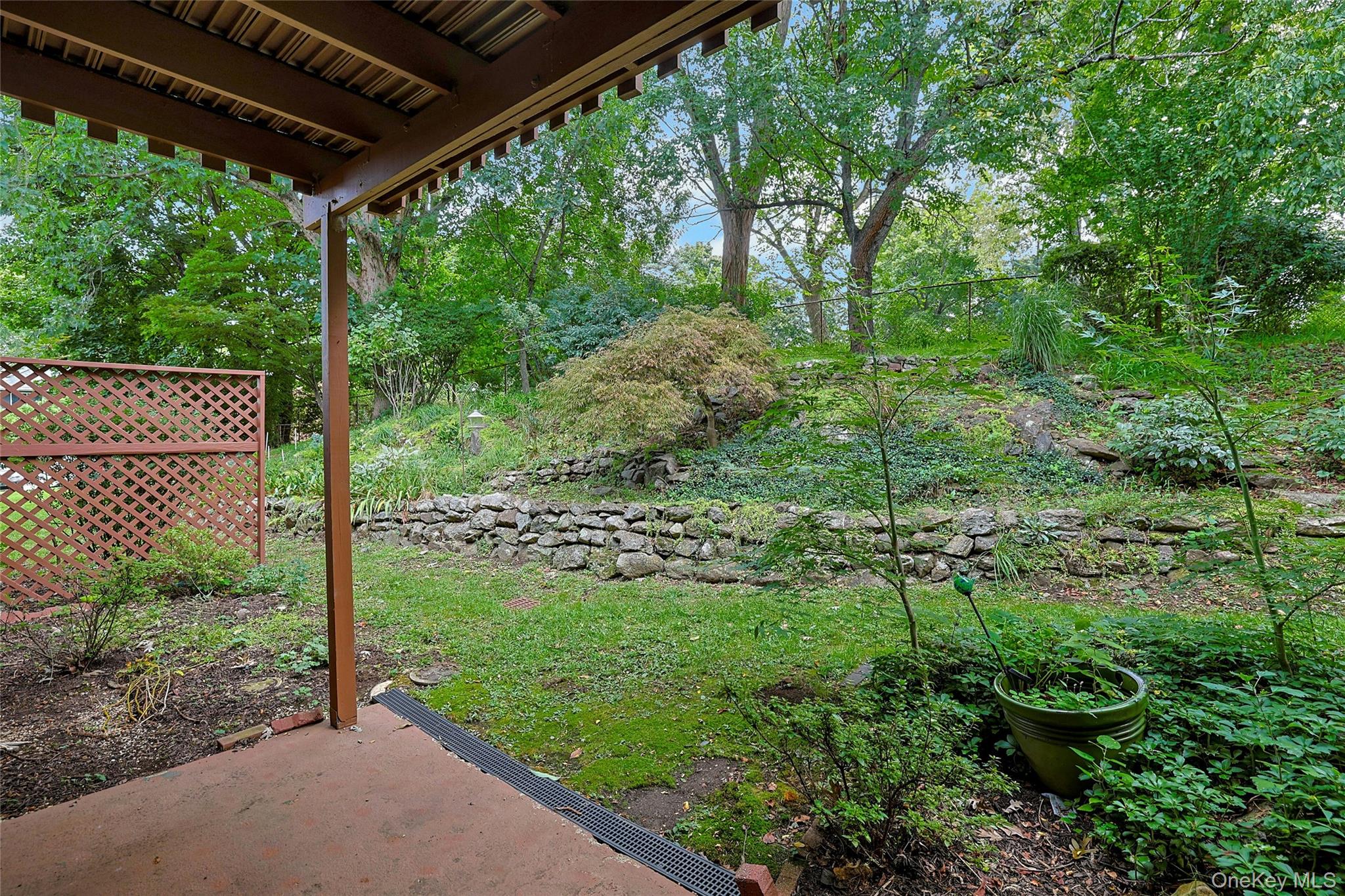 5 Coachlight Square Property Photo 13