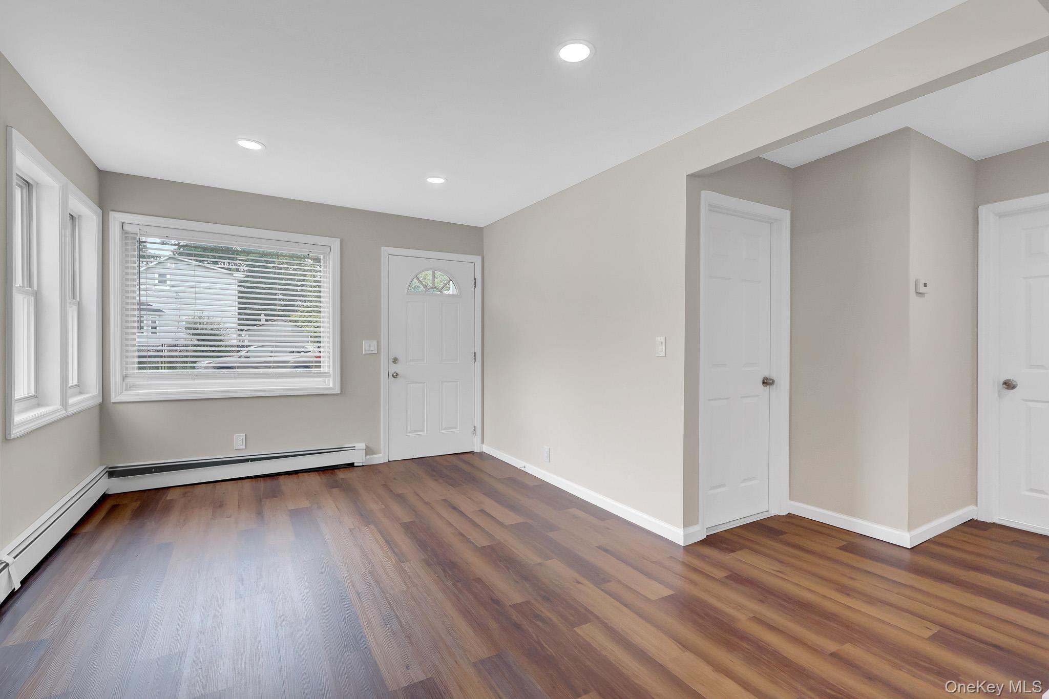 386 Tallwood Drive Property Photo 3