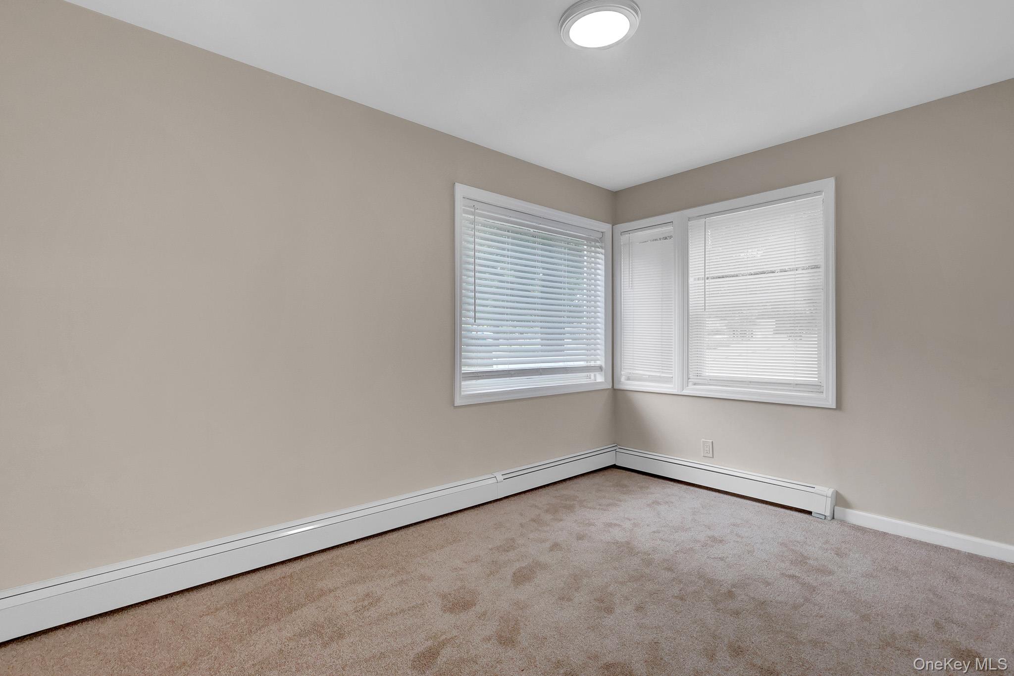 386 Tallwood Drive Property Photo 8