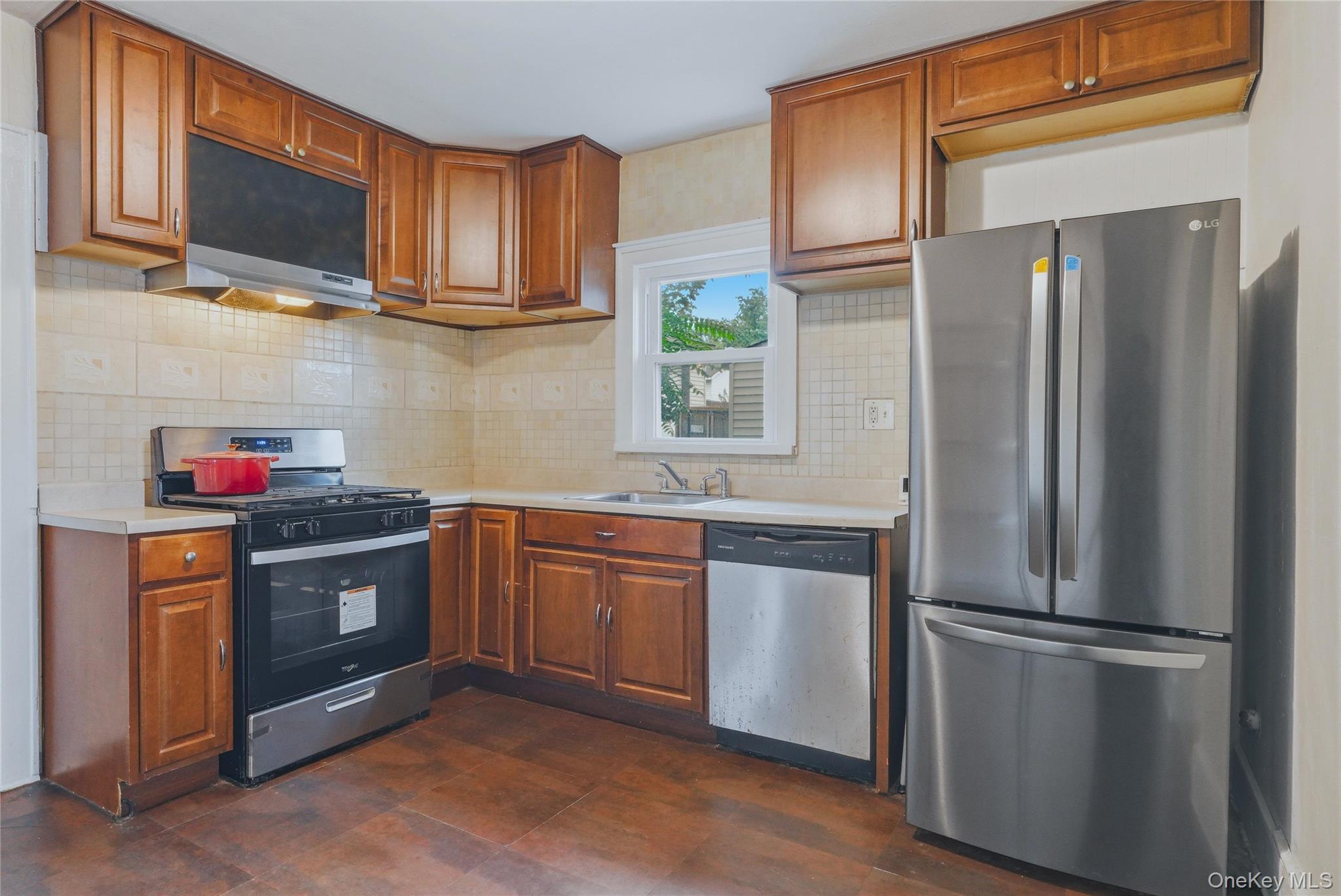 41 Irwin Avenue Property Photo 9