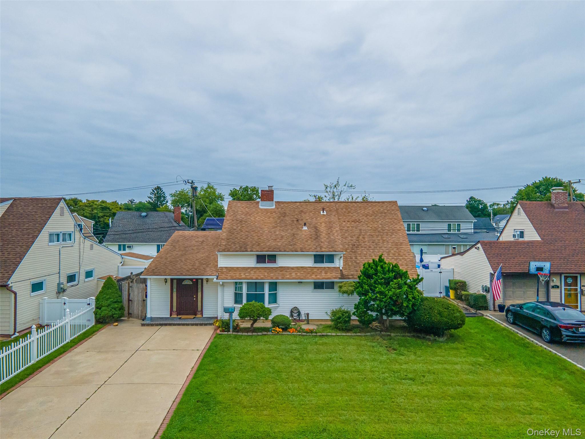 82 Lantern Road Property Photo 2