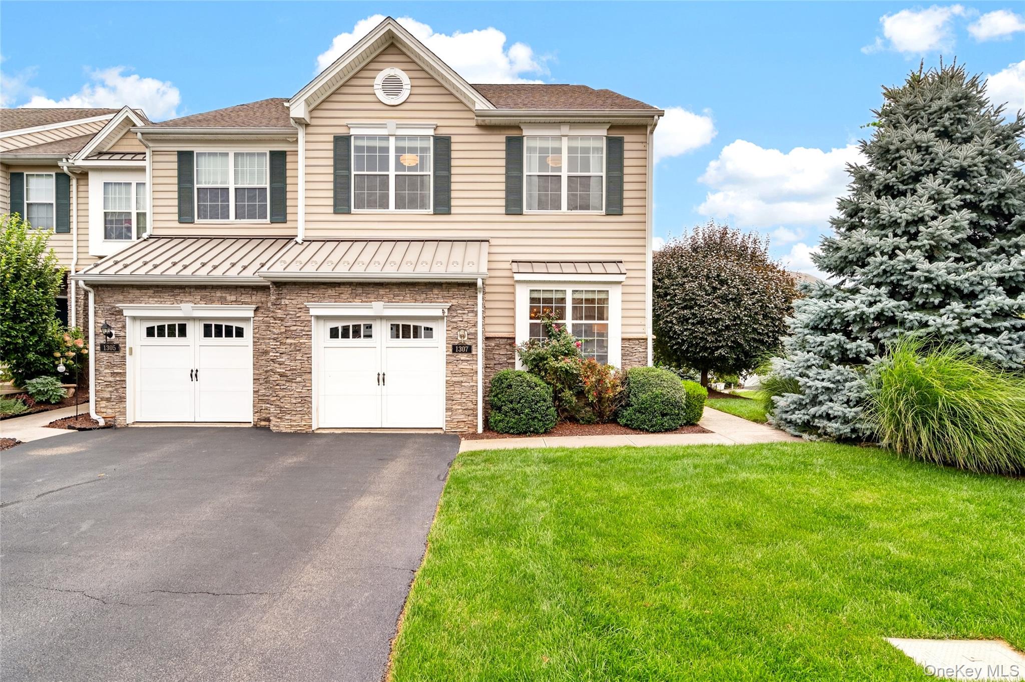 1307 Glastonbury Lane Property Photo 1