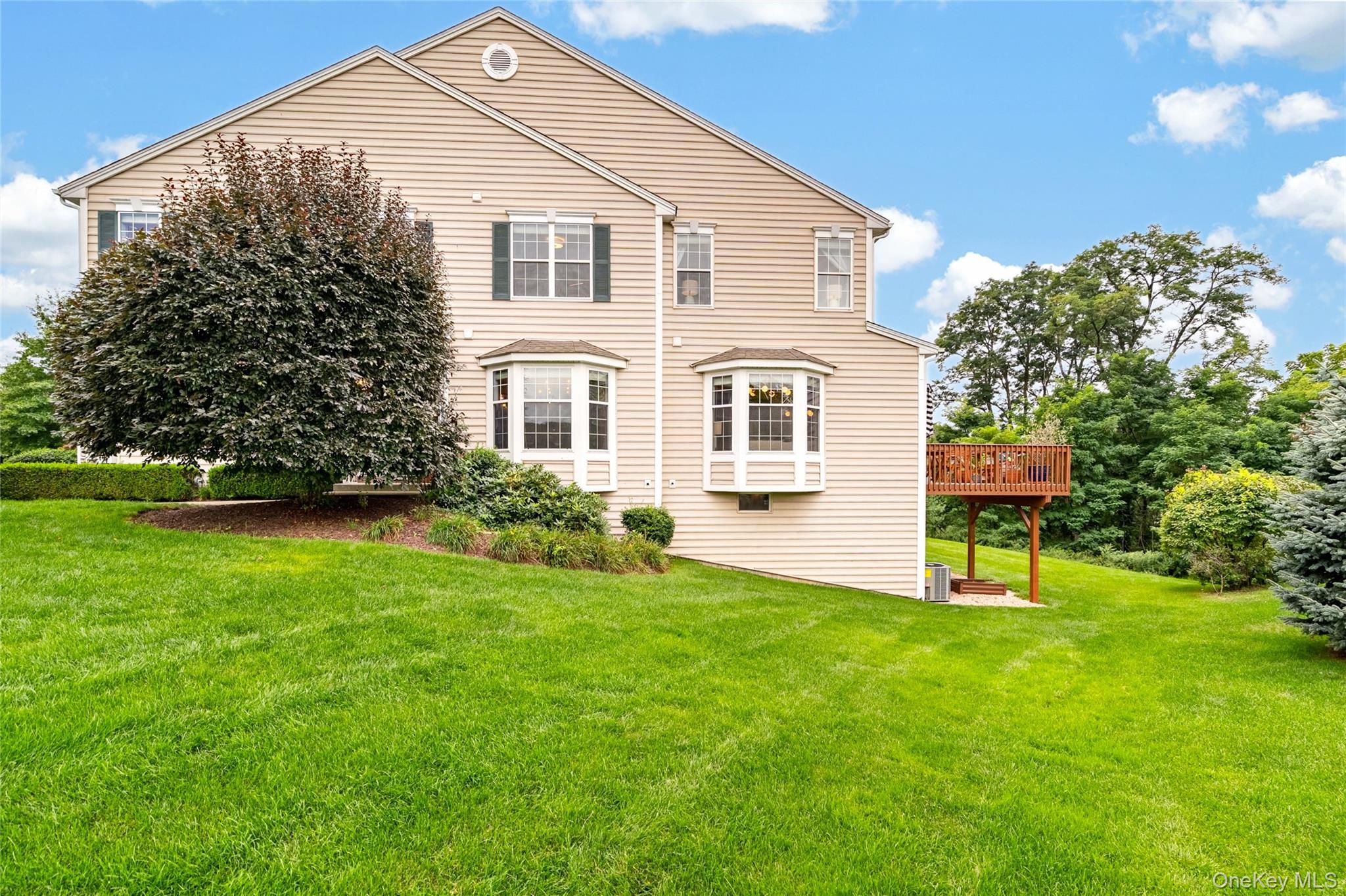 1307 Glastonbury Lane Property Photo 4