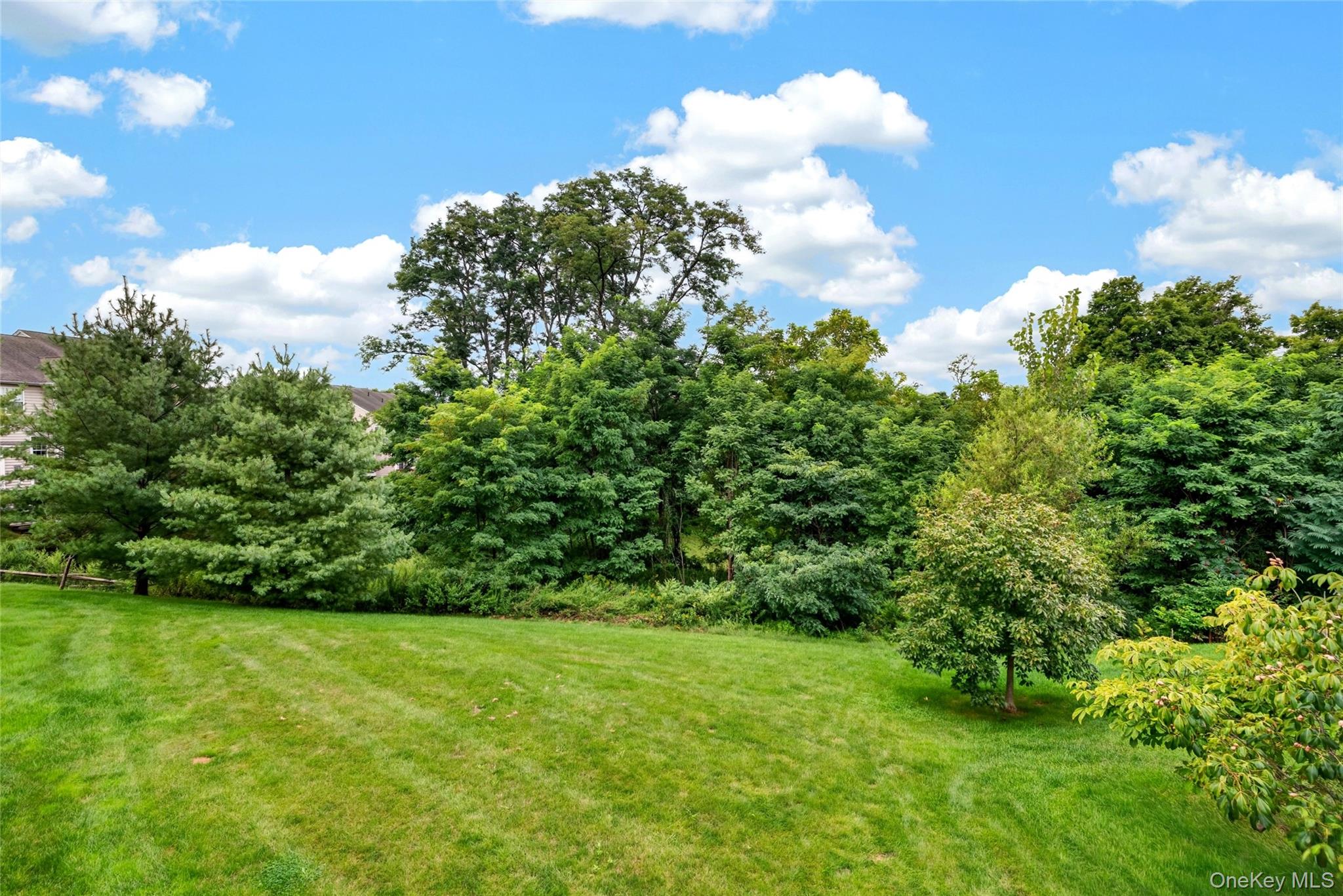 1307 Glastonbury Lane Property Photo 40