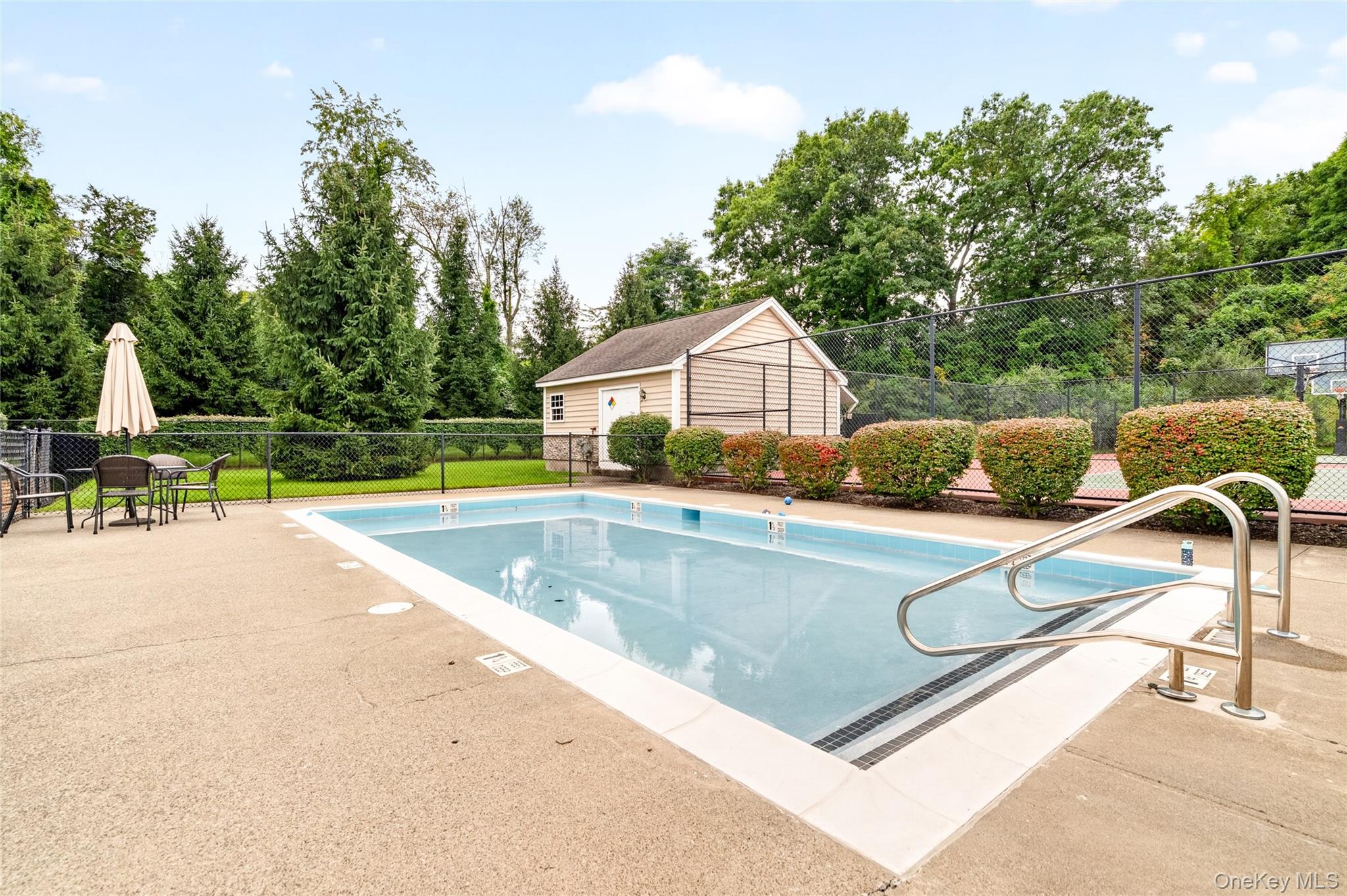 1307 Glastonbury Lane Property Photo 46