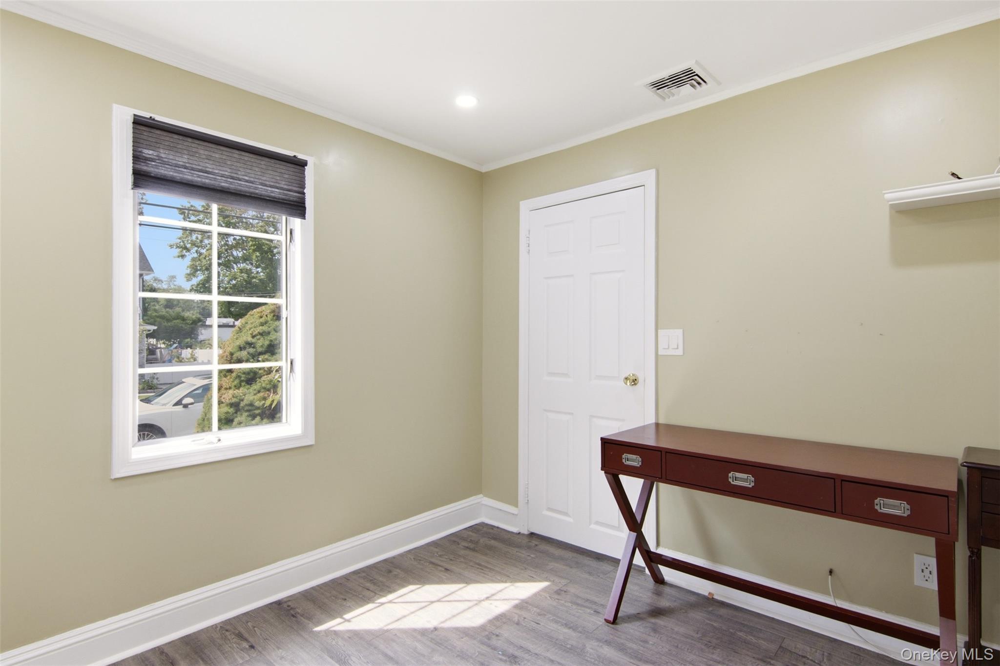 21 Sherrard Street Property Photo 9
