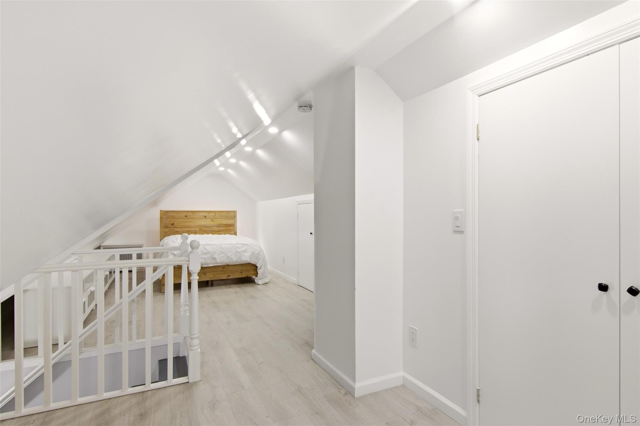 21 Sherrard Street Property Photo 11