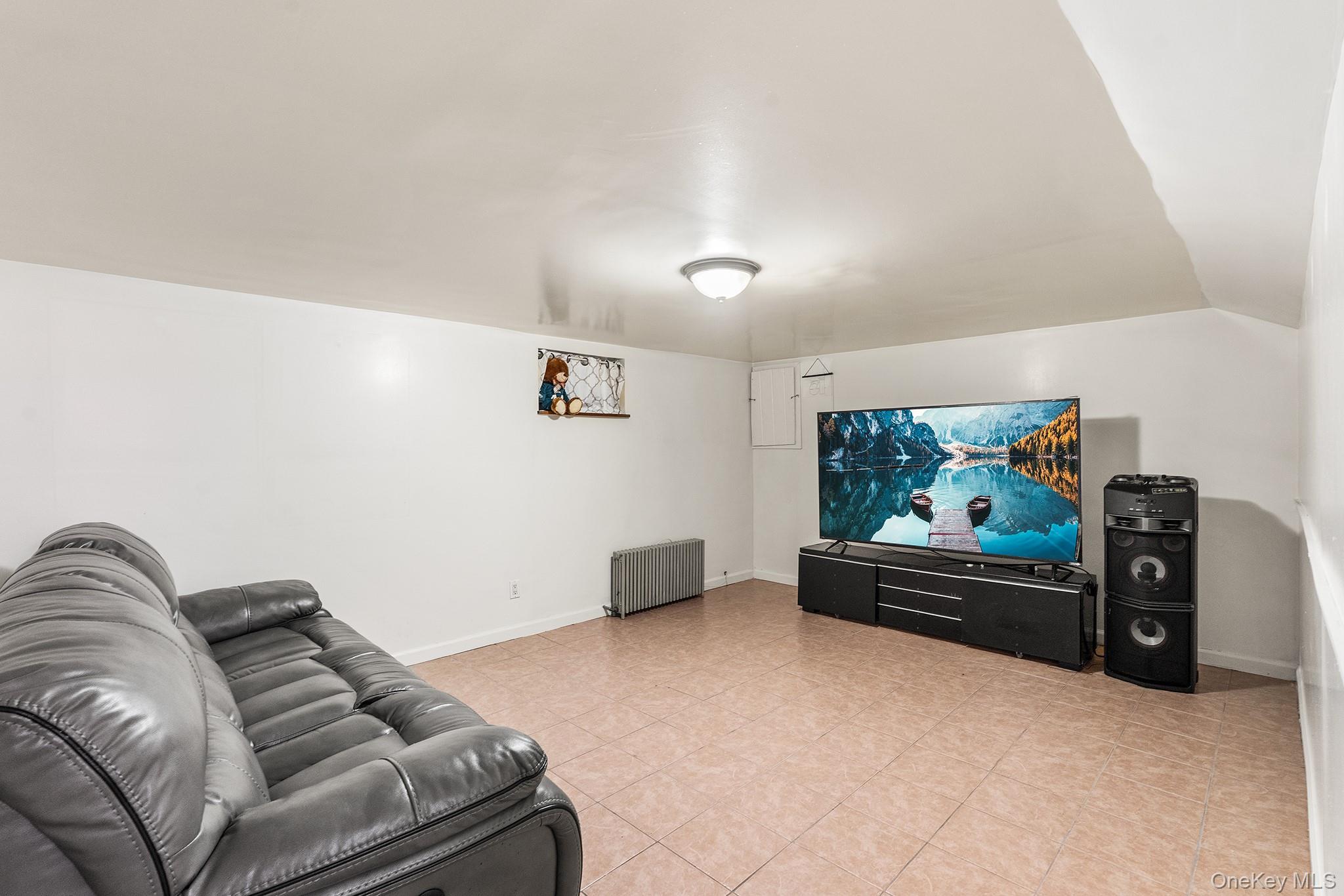 711 Charter Court Property Photo 30