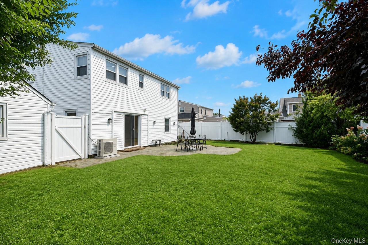 7 Swan Lane Property Photo 3