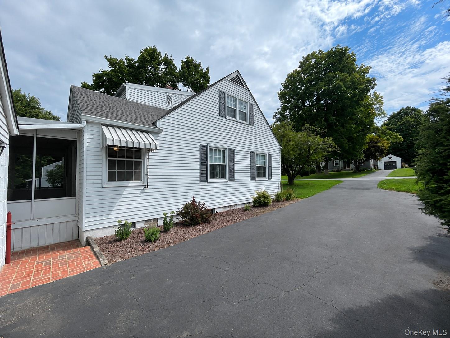 17 Kinderhook Drive Property Photo 15