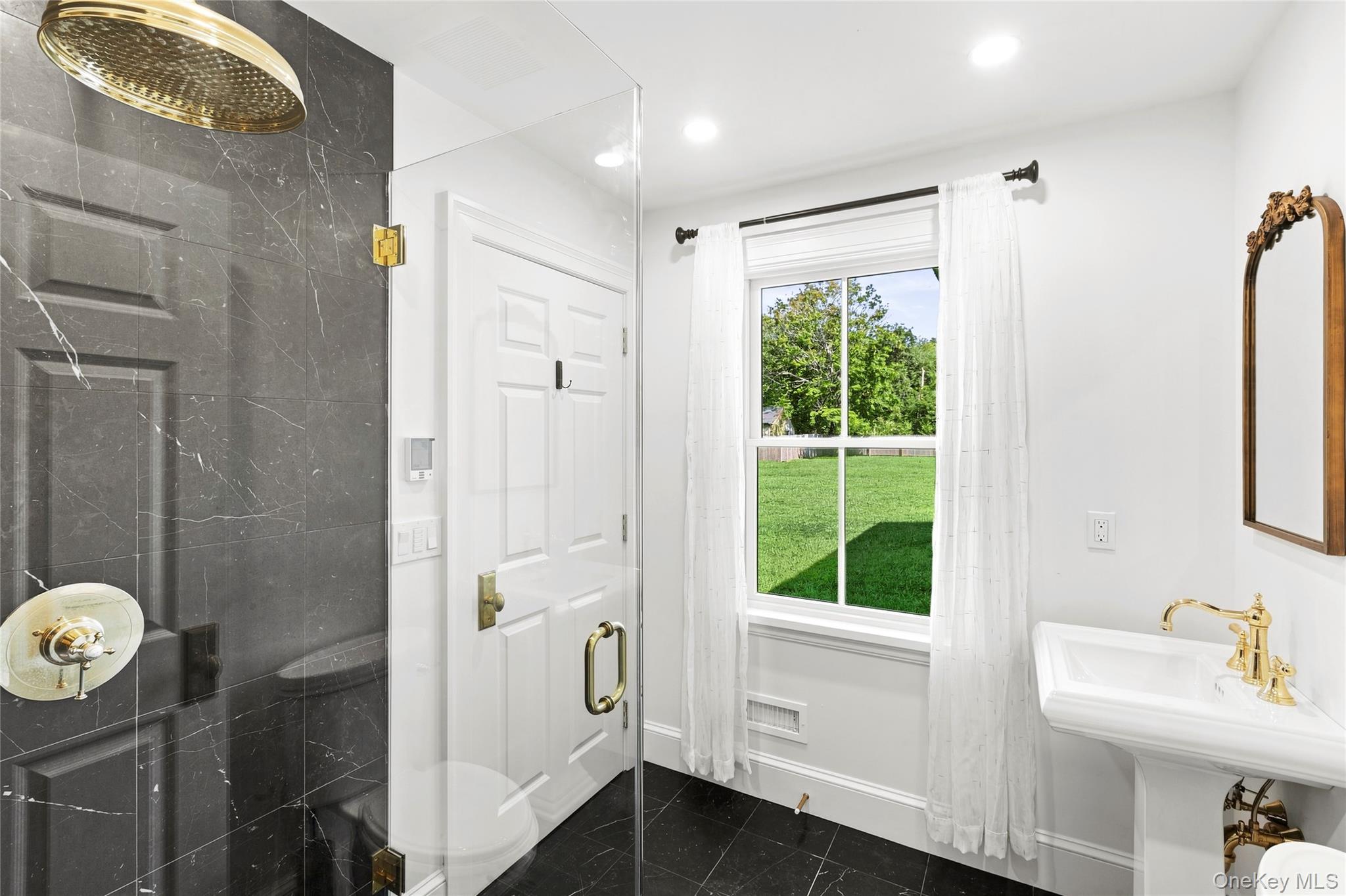 11 Shinnecock Road Property Photo 12